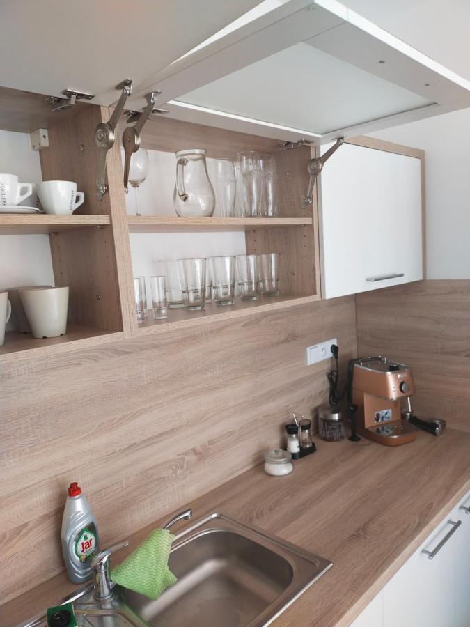Apartman Karolina ปอดเยบราดิ ภายนอก รูปภาพ