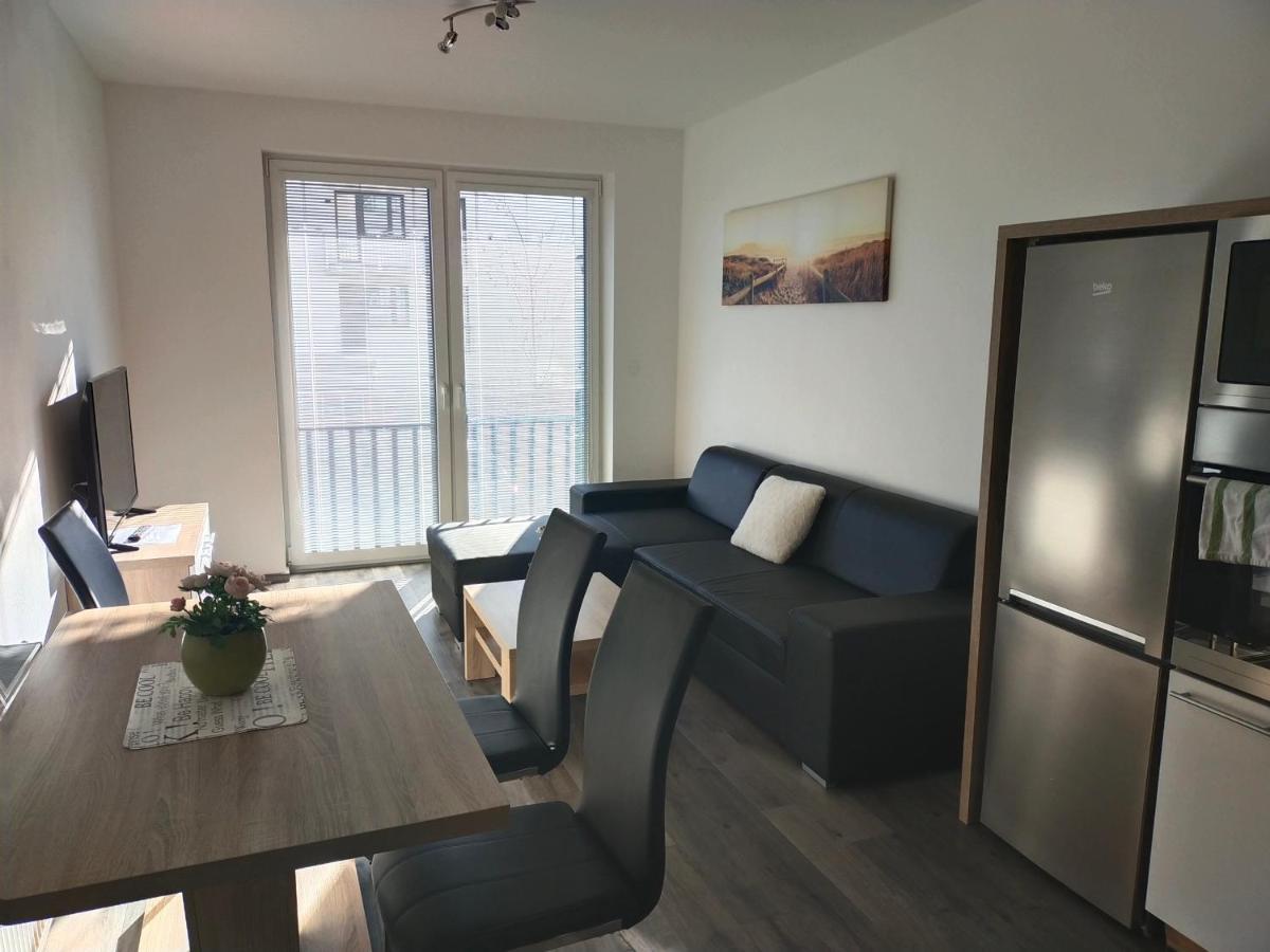 Apartman Karolina ปอดเยบราดิ ภายนอก รูปภาพ